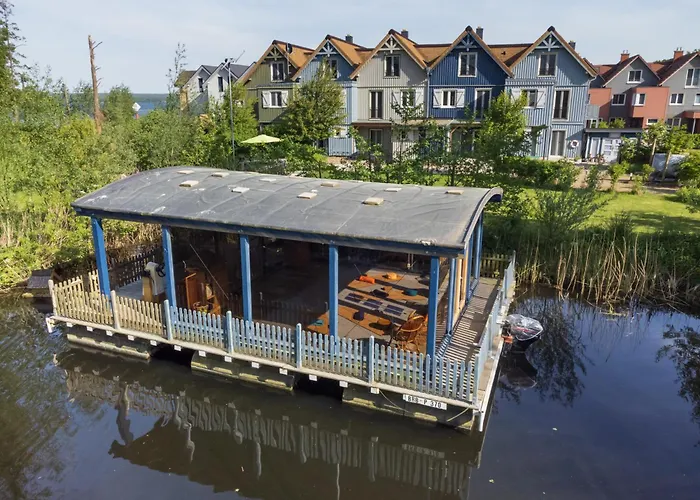 Plau Lagoons بلاو ام سي